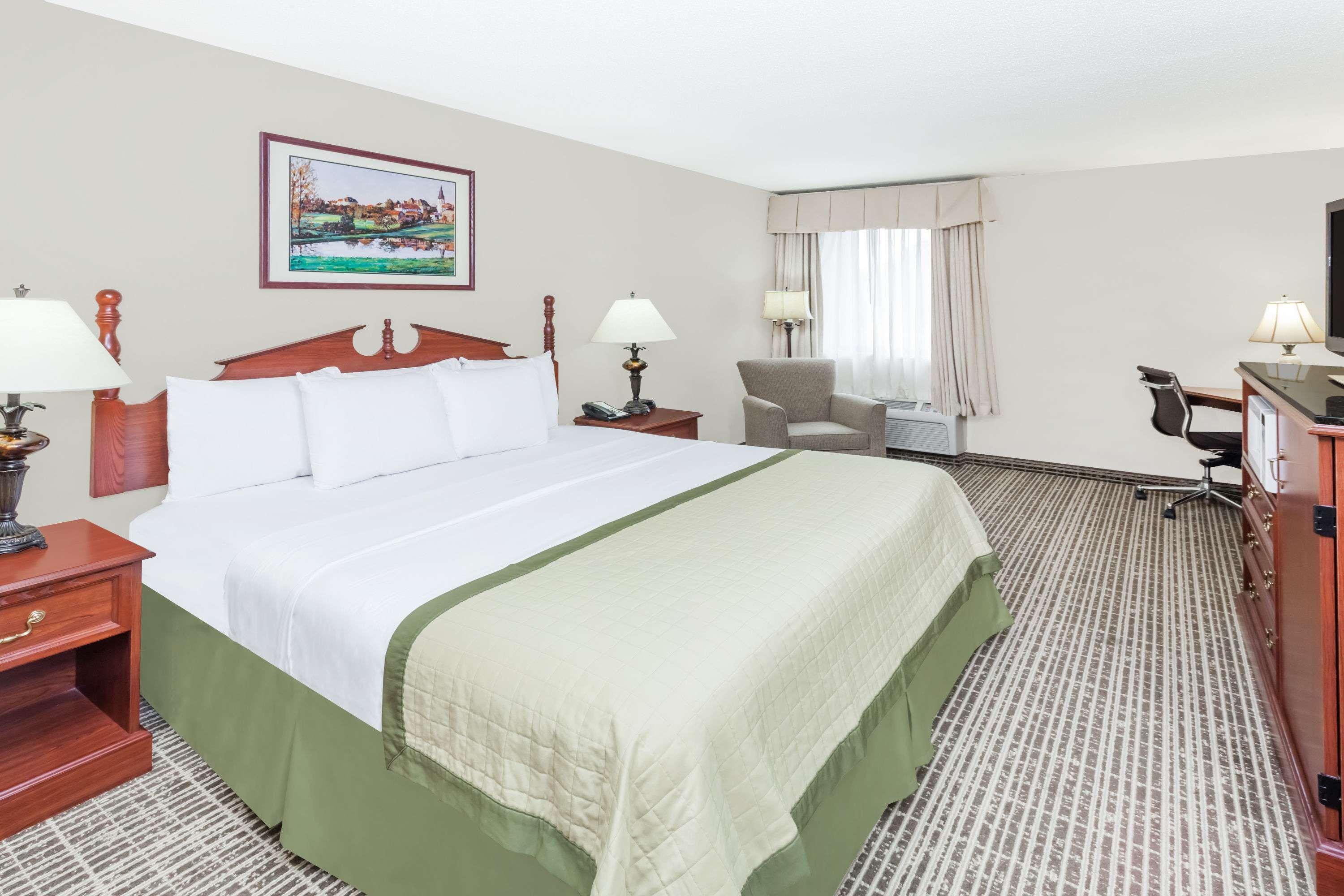 Hotel Baymont By Wyndham Elkhart