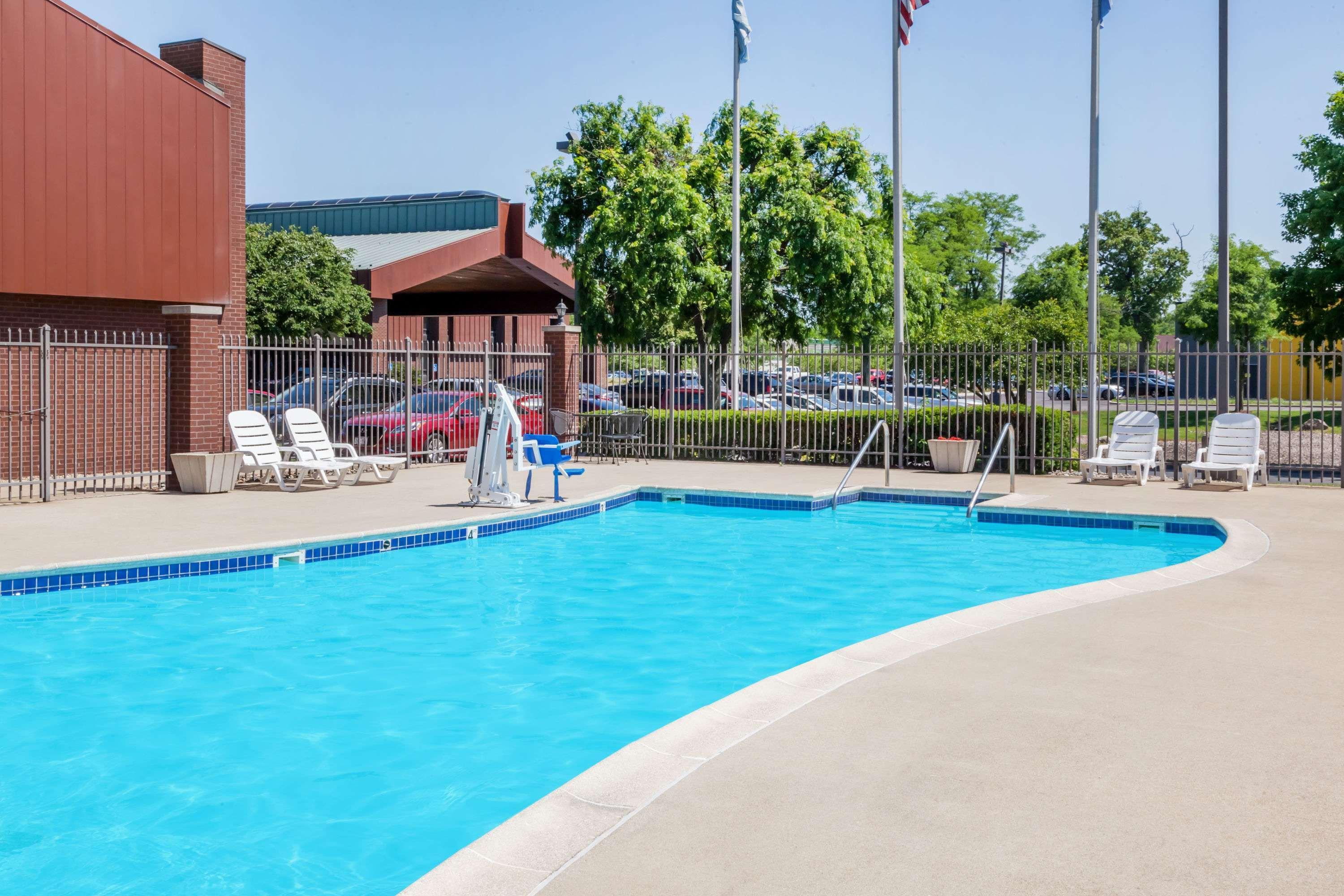 Baymont By Wyndham Elkhart